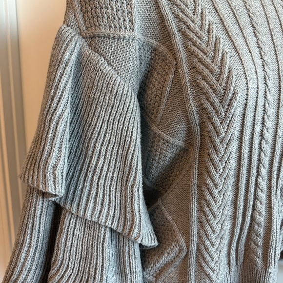 Gray Cable Knit Ruffle Sweater - Picture 3 of 4